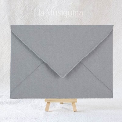 Sobre artesanal gris – Sobres para tus invitaciones de boda Sobre artesanal gris – Sobres para tus invitaciones de boda