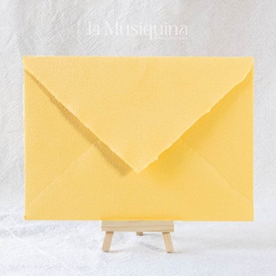 Sobre artesanal amarillo – Sobres para tus invitaciones de boda Sobre artesanal amarillo – Sobres para tus invitaciones de boda